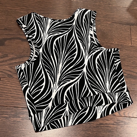 Mesh Front Crop Top - Picture 3 of 3